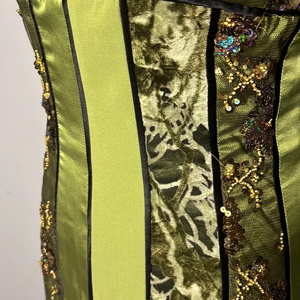 KAY UNGER stunning green dress NWOT size 4 - Picture 2 of 6